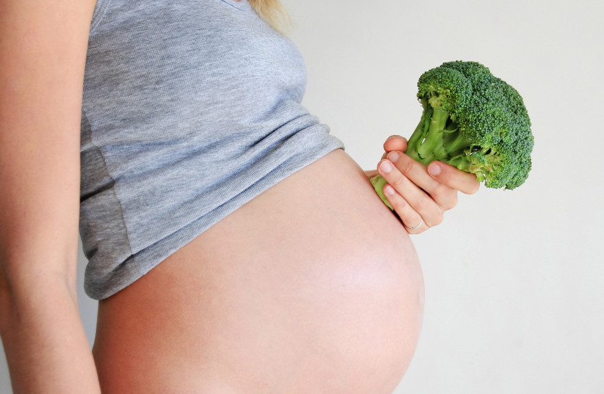 Being confident in your food choices during pregnancy can be a little bit complicated. (Thinkstock)